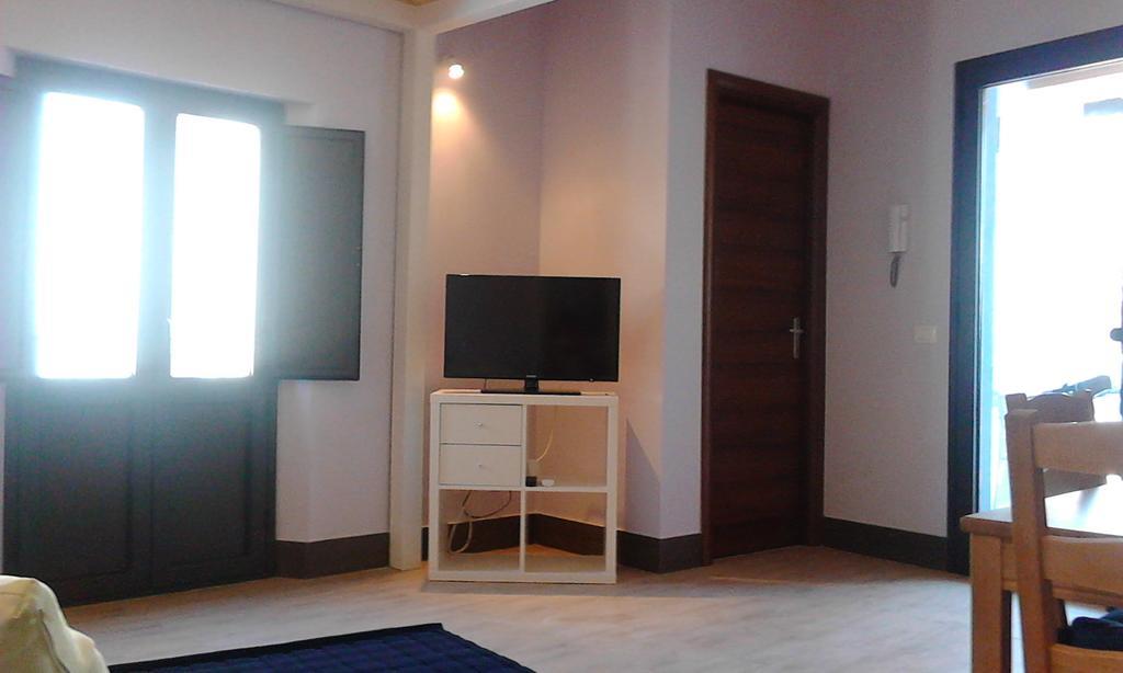 Sky Apartments - Catania City Center Buitenkant foto